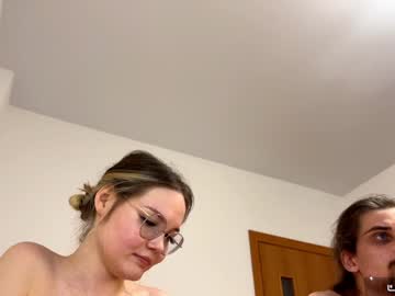 couple Sexy Cam Girls In Bikinis with sexstar_l1fstyl3