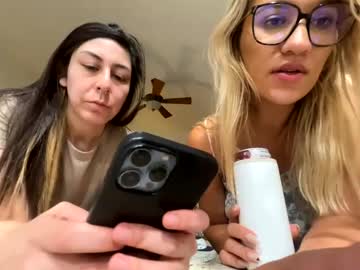 couple Sexy Cam Girls In Bikinis with blossomspiceinn