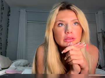 girl Sexy Cam Girls In Bikinis with sarahbabyyy19