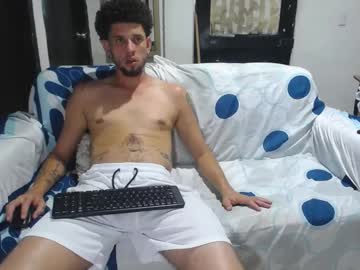 couple Sexy Cam Girls In Bikinis with penelopeanddior