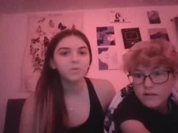 couple Sexy Cam Girls In Bikinis with dommymommy17