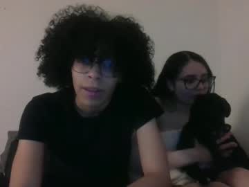 couple Sexy Cam Girls In Bikinis with zaempire