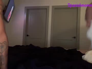 couple Sexy Cam Girls In Bikinis with spanishmommyy