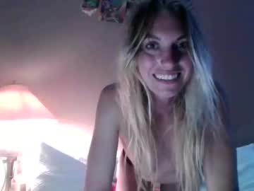 couple Sexy Cam Girls In Bikinis with lorik69