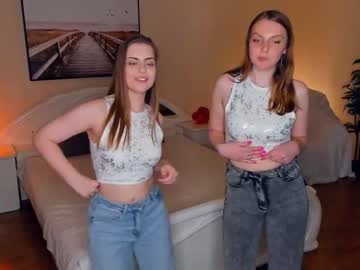 couple Sexy Cam Girls In Bikinis with audreybann