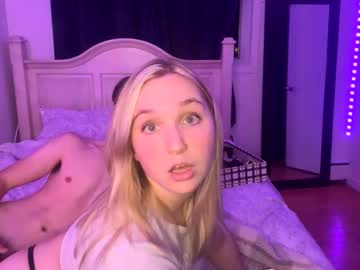 couple Sexy Cam Girls In Bikinis with lolaabellaa69