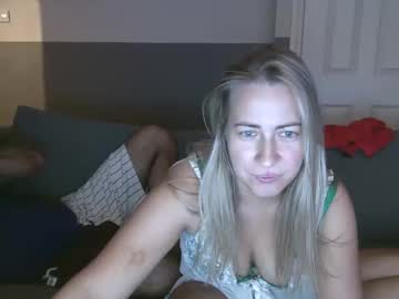 couple Sexy Cam Girls In Bikinis with bunnyela