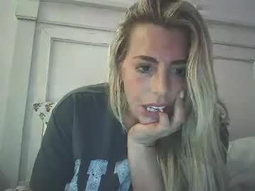 girl Sexy Cam Girls In Bikinis with michellee_michaels