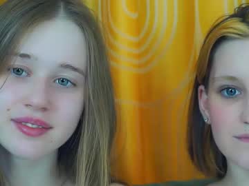 couple Sexy Cam Girls In Bikinis with synnefarmer