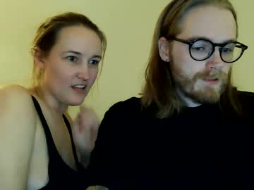 couple Sexy Cam Girls In Bikinis with blondeedisaster