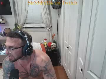 couple Sexy Cam Girls In Bikinis with mrstr33tfr33k