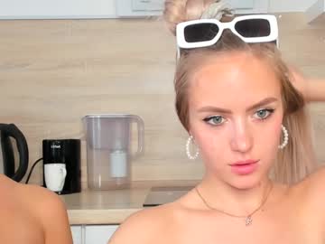 couple Sexy Cam Girls In Bikinis with ethel_alen
