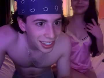 couple Sexy Cam Girls In Bikinis with yaraandleo