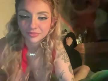 girl Sexy Cam Girls In Bikinis with miavenomxo