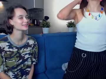 couple Sexy Cam Girls In Bikinis with rosaiuking
