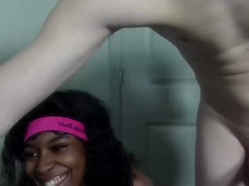 couple Sexy Cam Girls In Bikinis with tommyoceanandcocoa