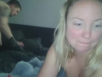couple Sexy Cam Girls In Bikinis with sexiirose22