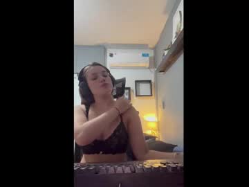 girl Sexy Cam Girls In Bikinis with eemilyyyy19