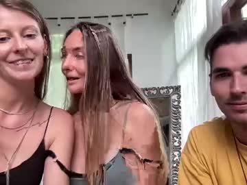 couple Sexy Cam Girls In Bikinis with lechee_love